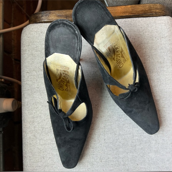 Salvatore Ferragamo Pump Size 7 C - Picture 2 of 8